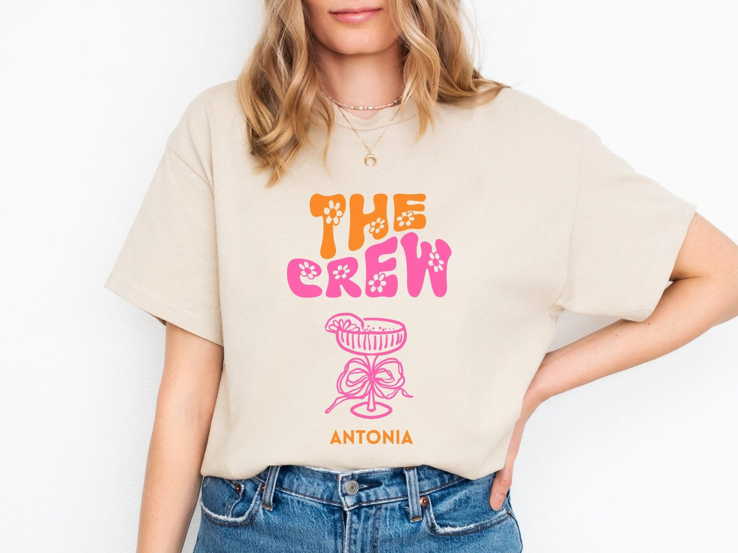 JGA T-Shirt in Retro Stil Personalisiert mit Blumen - Braut Crew Shop