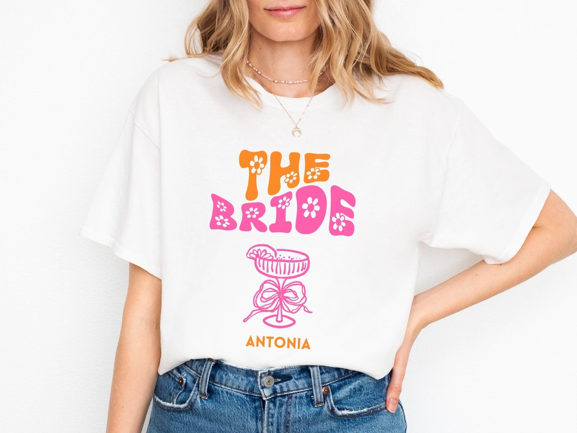 JGA T-Shirt in Retro Stil Personalisiert mit Blumen - Braut Crew Shop
