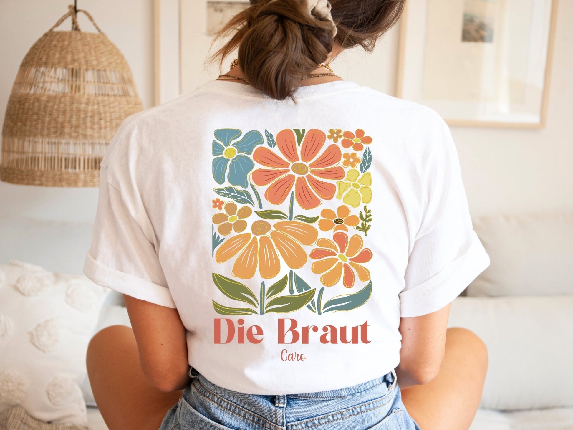 JGA T-Shirt Personalisiert Mit Blumen - Design - Braut Crew Shop