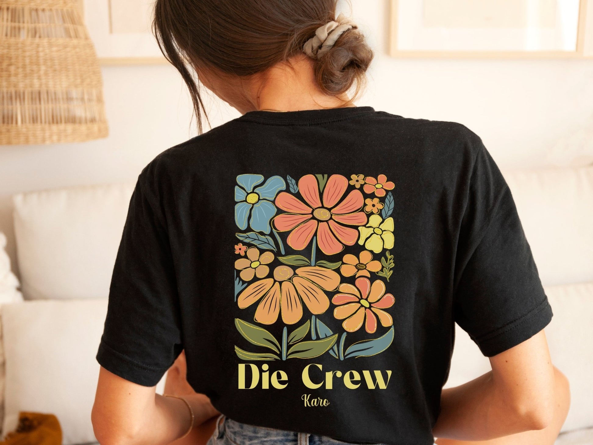 JGA T-Shirt Personalisiert Mit Blumen - Design - Braut Crew Shop
