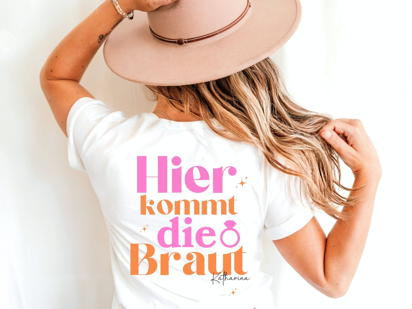 JGA T-Shirts mit bunten Farben und Namen - Braut Crew Shop