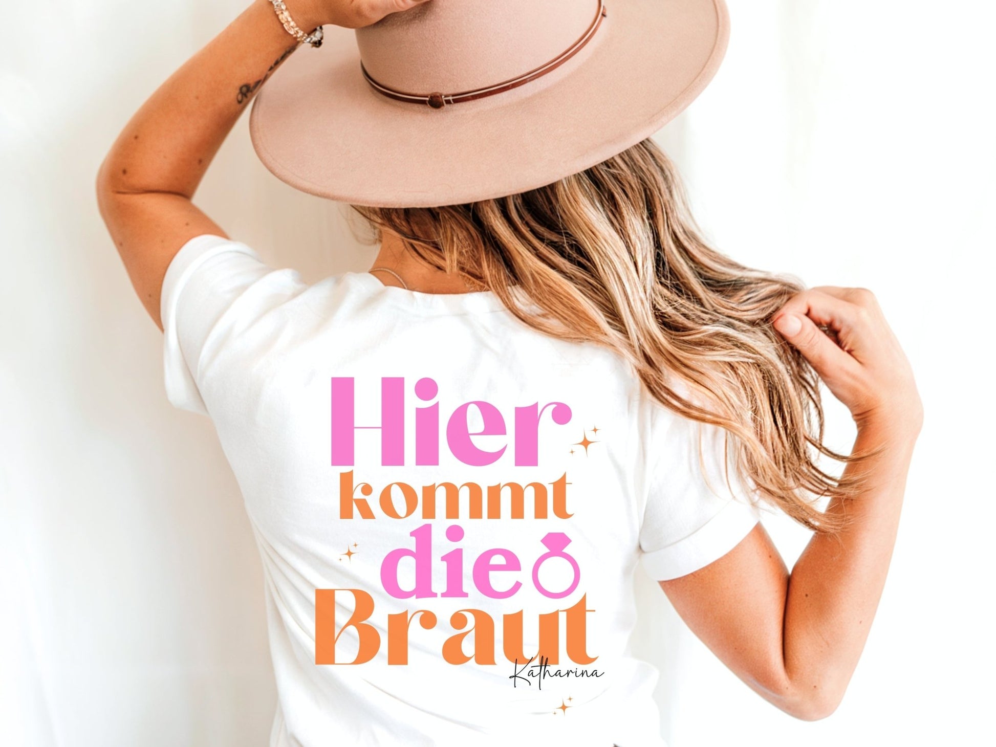 JGA T-Shirts mit bunten Farben und Namen - Braut Crew Shop