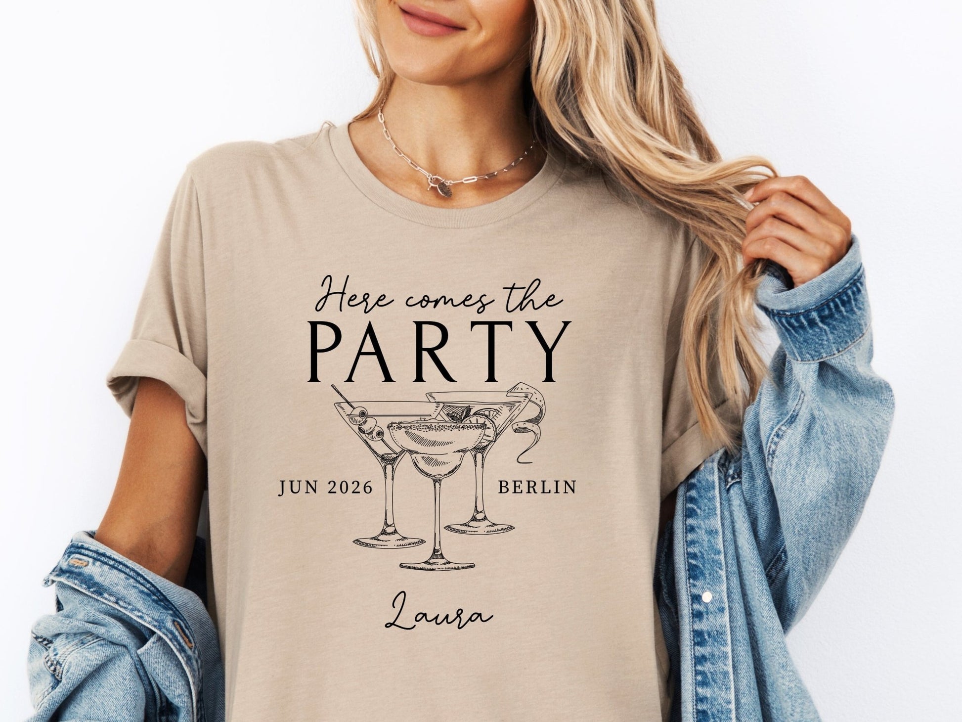 Personalisiertes JGA Shirt mit Cocktail - Design - Braut Crew Shop