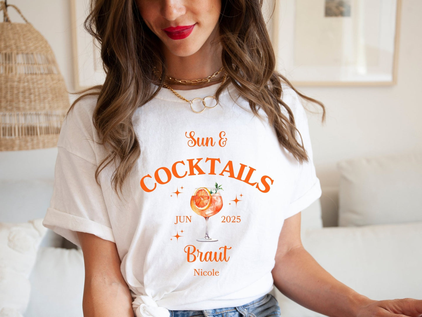 Personalisiertes JGA Shirt mit Cocktail - Design - Braut Crew Shop