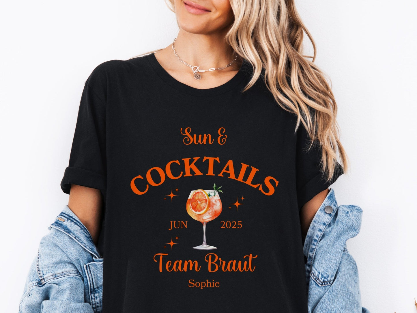 Personalisiertes JGA Shirt mit Cocktail - Design - Braut Crew Shop
