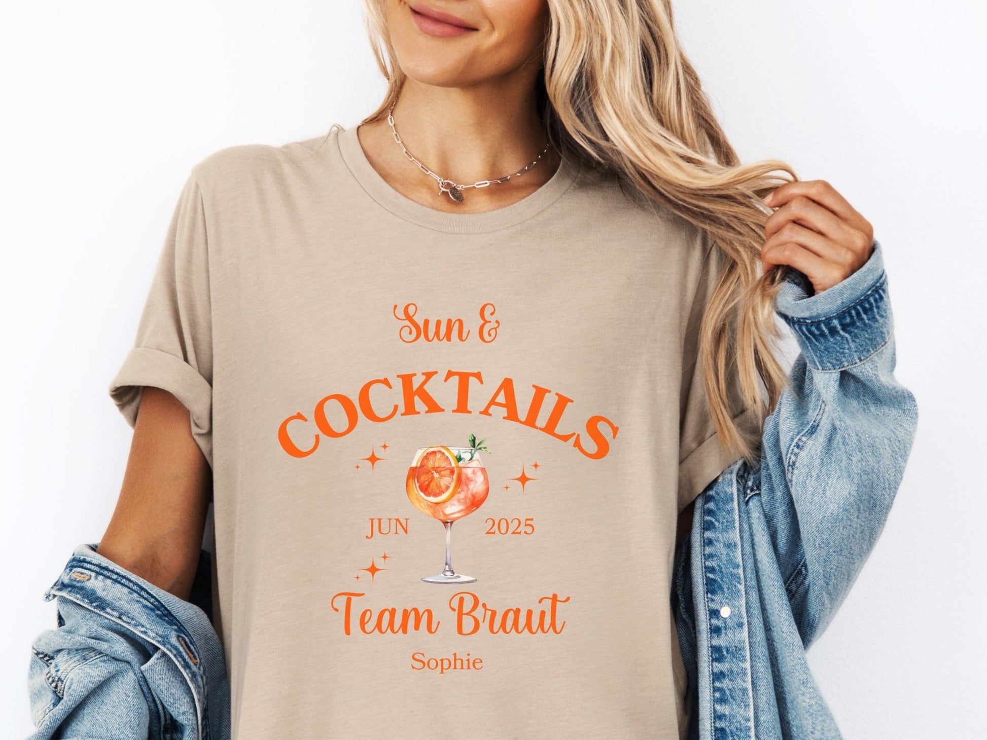 Personalisiertes JGA Shirt mit Cocktail - Design - Braut Crew Shop