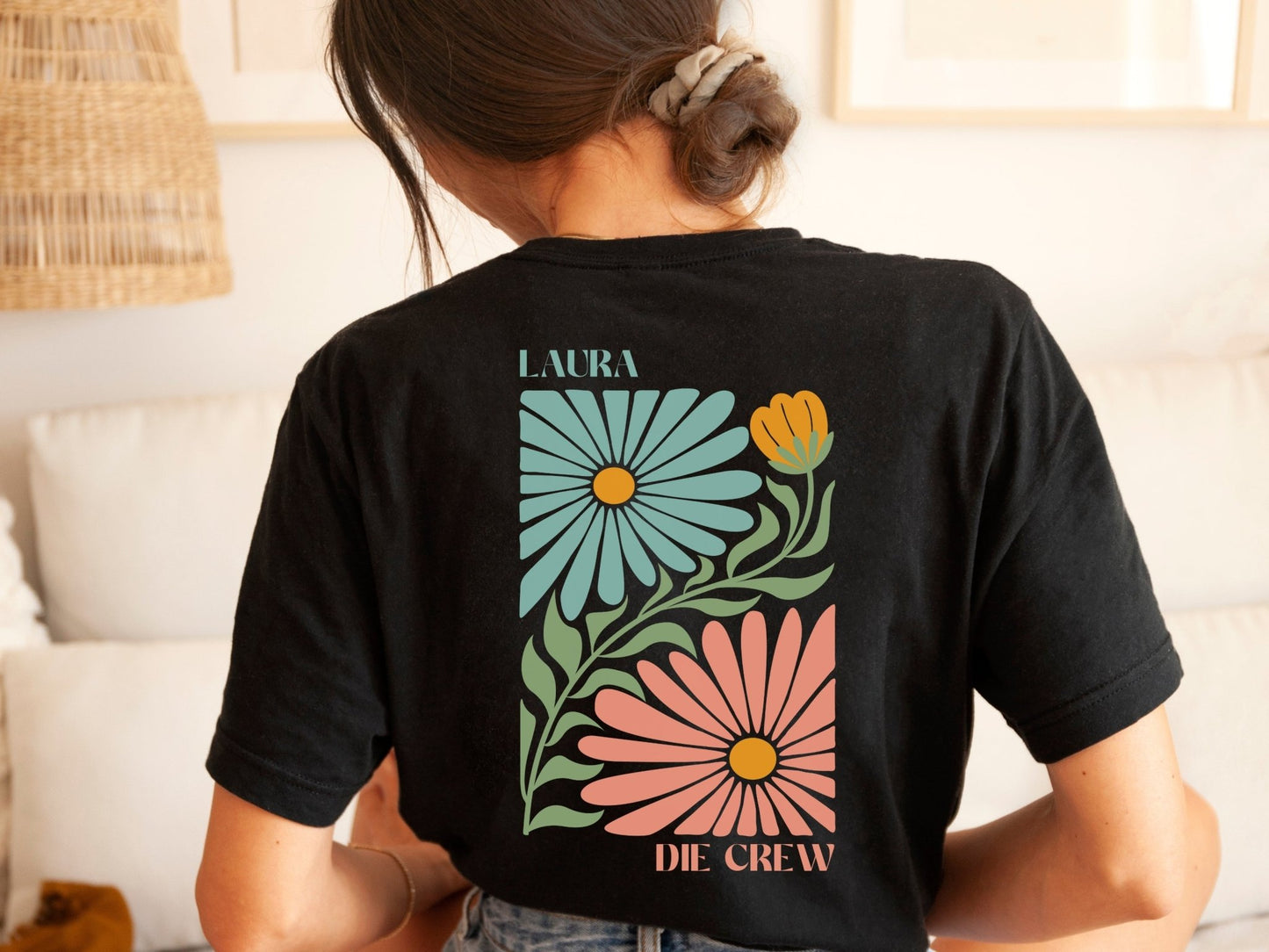 Shirt für den JGA mit Blumen - Motiv - Braut Crew Shop